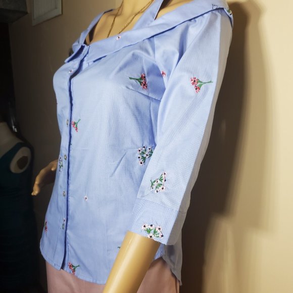 Romeo & Juliet Couture Blue & White Embroidered Cold Shoulder Blouse  Size S NWT - Picture 2 of 6